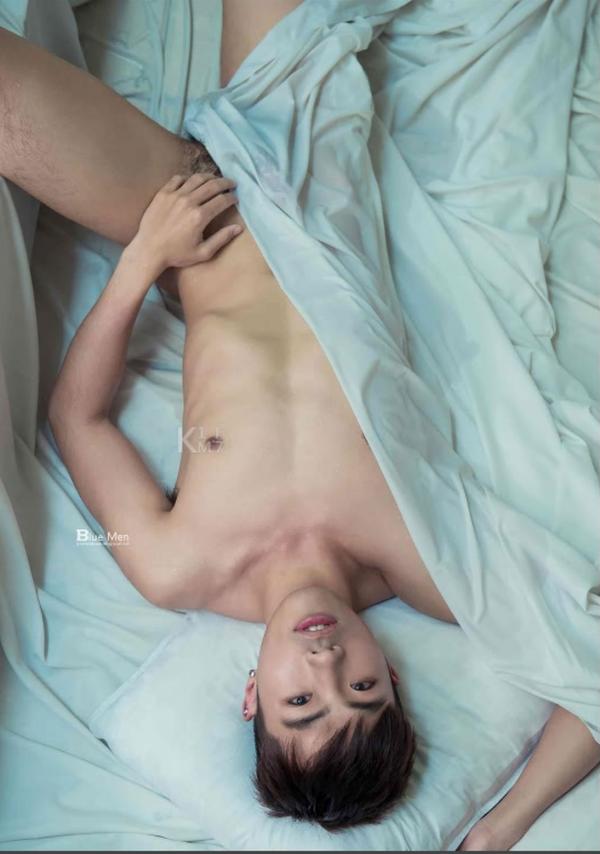 Whoseman-8-花漾文青男孩-許禾